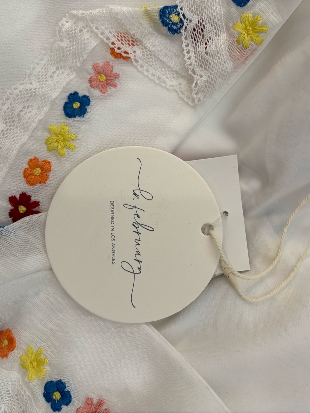 In February White Floral Trim V-Neck Women's Boho Top - Picture 5 of 6